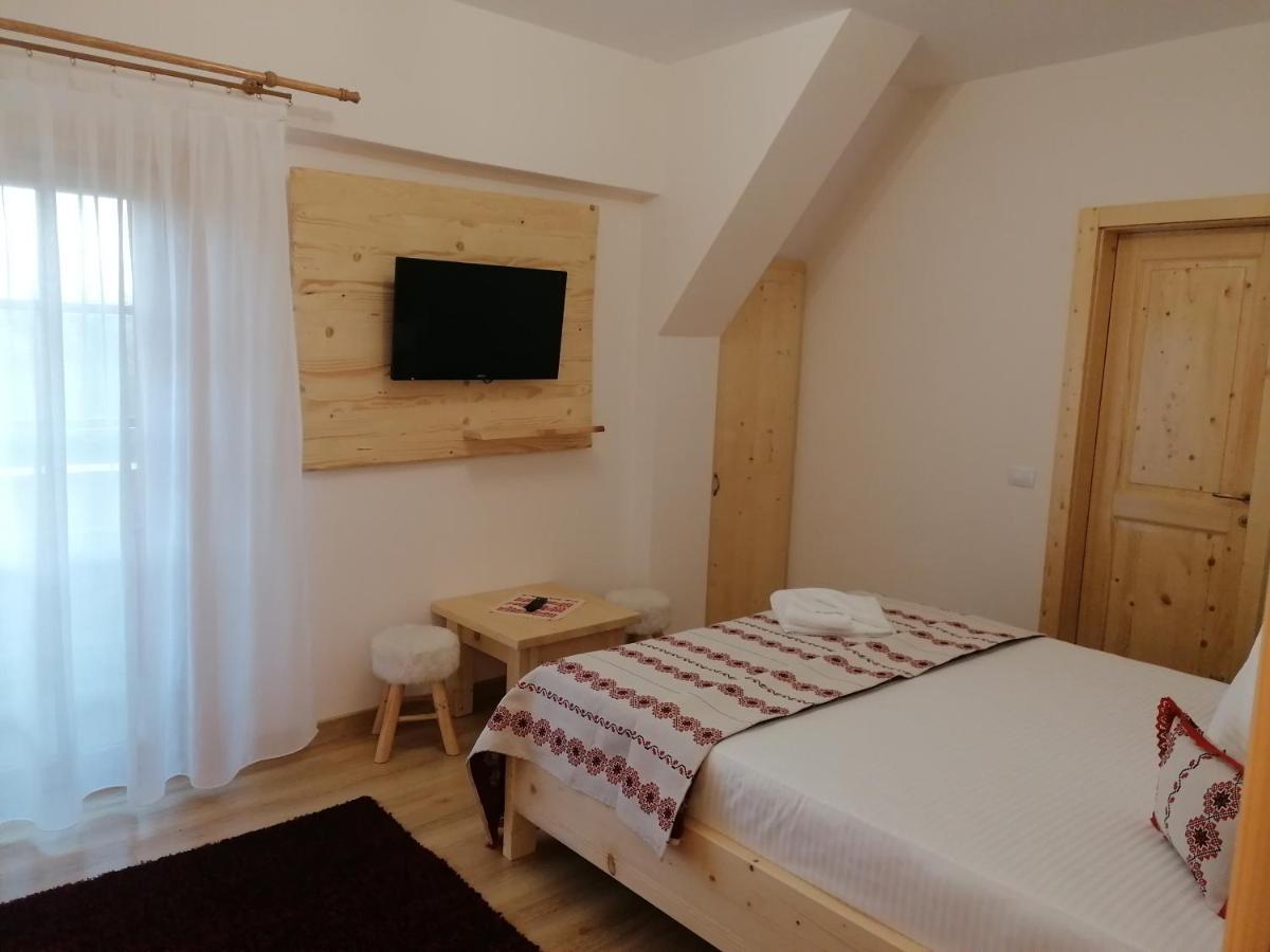 Pensiunea Casuta Din Deal Moisei Luaran gambar